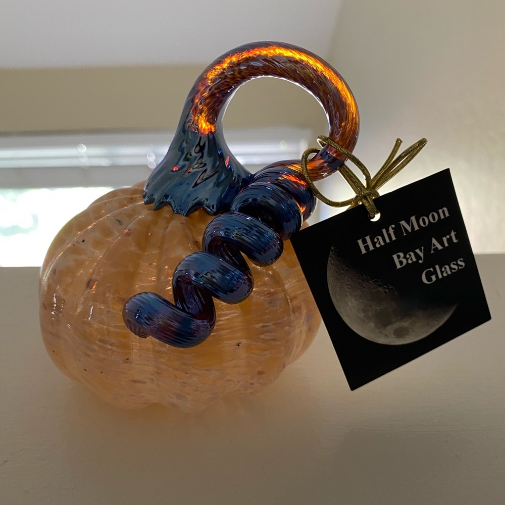 Hand-blown Glass Pumpkin Peach Purple Iridescent - Picture 6 of 7